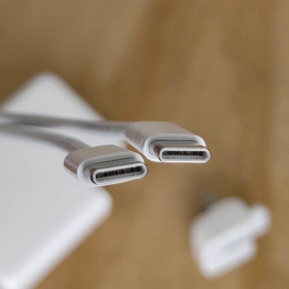 Genuine Original Apple 140W USB-C Power Adapter A2452 With Apple USB-C to USB-C - Picture 10 of 11